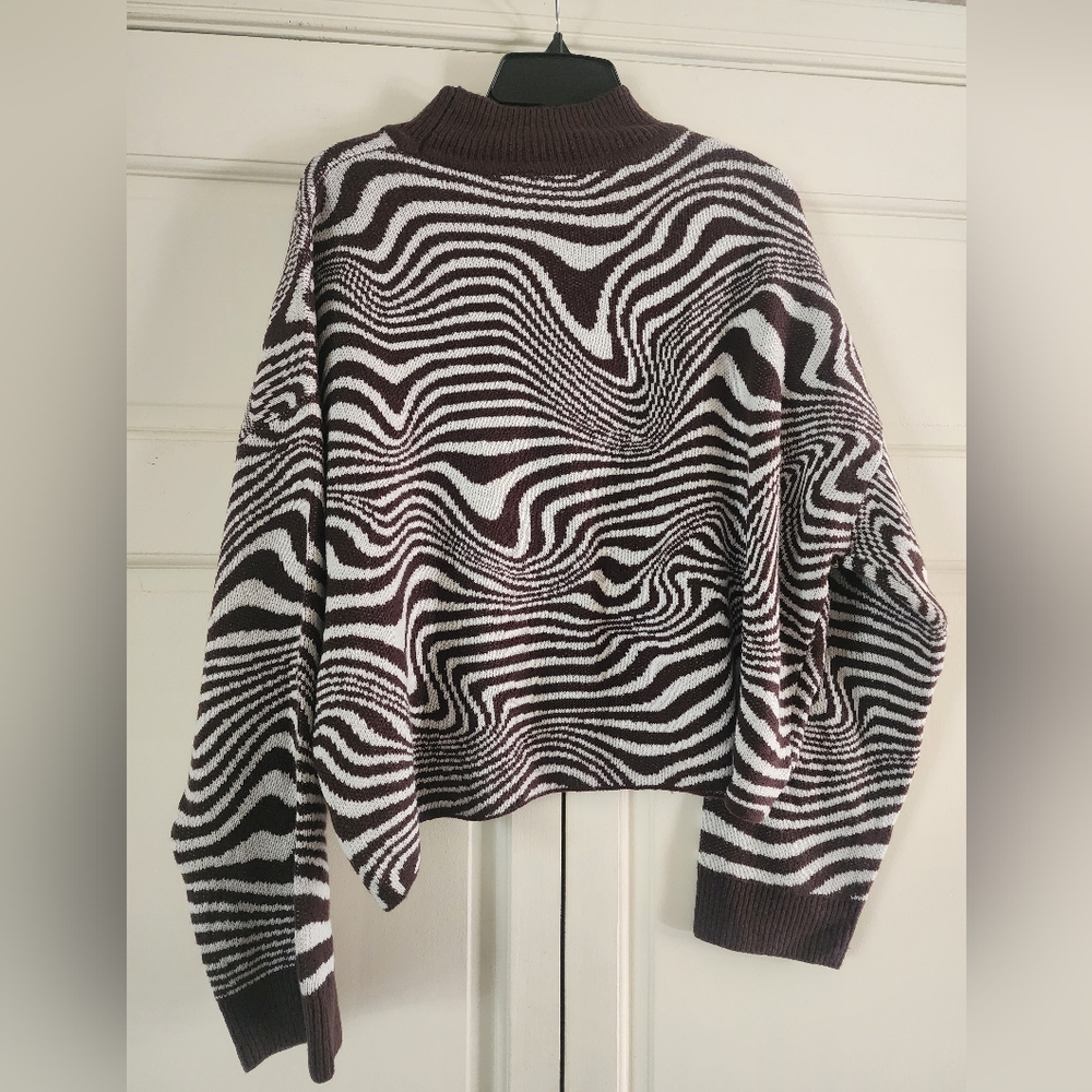 Divided Brown And White Patterned Turtleneck Swea… - image 5